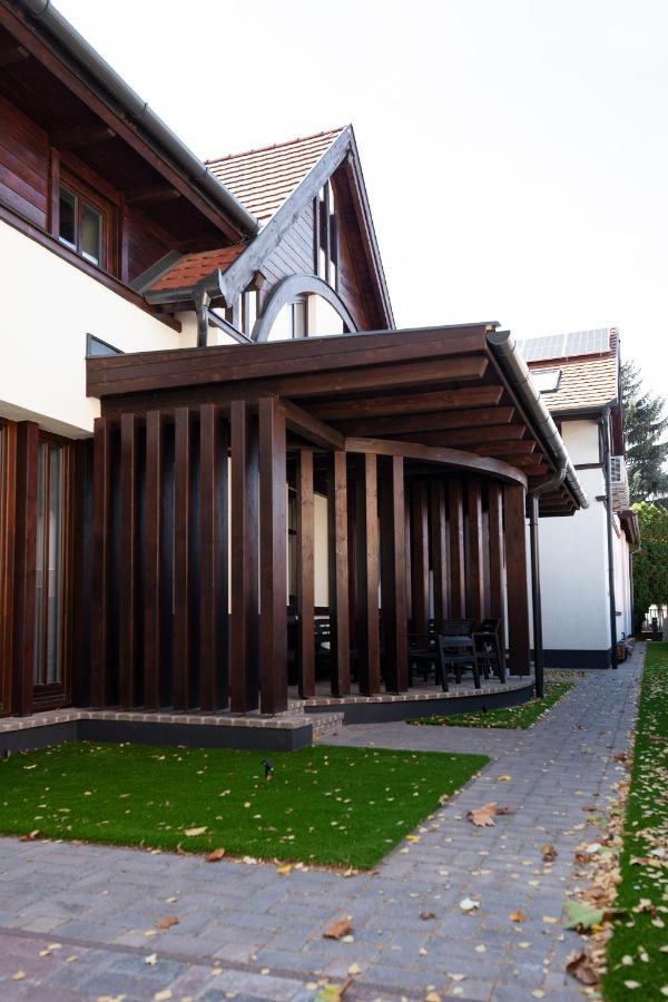 Hvt Comfort Apartments Mezőkövesd Dış mekan fotoğraf