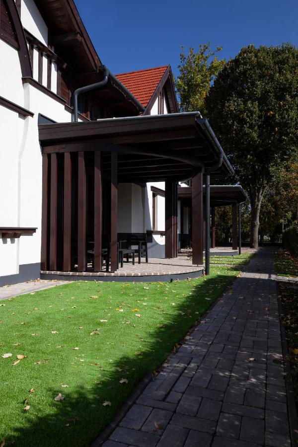 Hvt Comfort Apartments Mezőkövesd Dış mekan fotoğraf