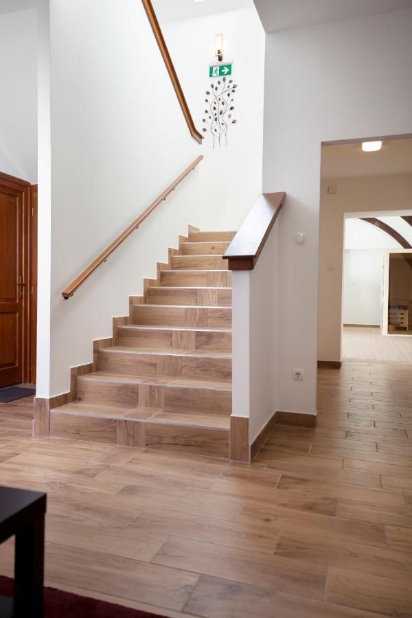 Hvt Comfort Apartments Mezőkövesd Dış mekan fotoğraf