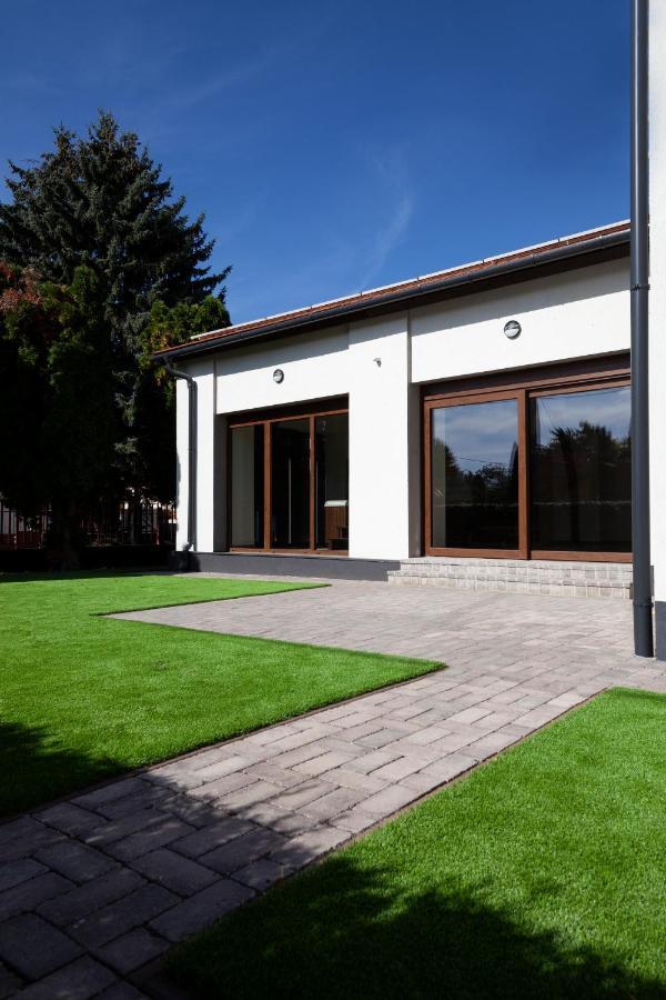 Hvt Comfort Apartments Mezőkövesd Dış mekan fotoğraf